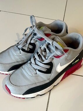 Nike Air Max Sneakers White Grey Pink | Size 5Y (Women’s 6.5–7)